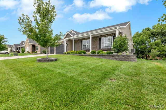115 Hannahs Mill Drive, Lake St Louis, MO 63367
