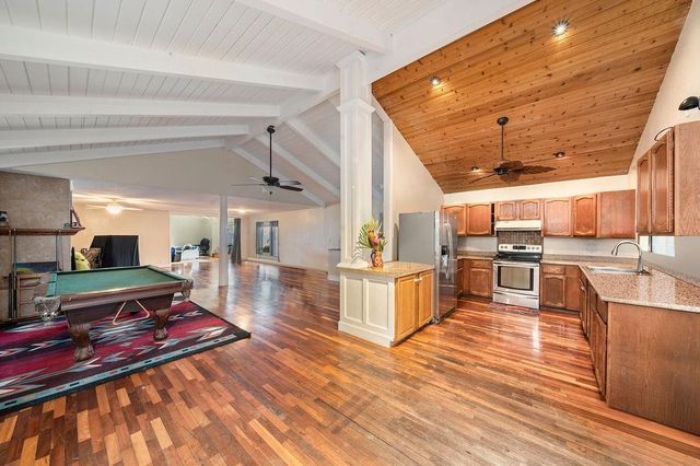 12 Upper Kimo Dr, Kula, HI 96790