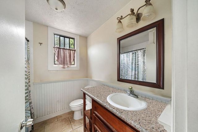 12 Upper Kimo Dr, Kula, HI 96790