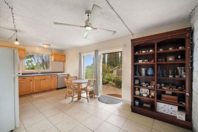 12 Upper Kimo Dr, Kula, HI 96790