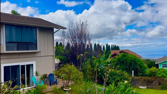 12 Upper Kimo Dr, Kula, HI 96790