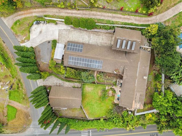 12 Upper Kimo Dr, Kula, HI 96790