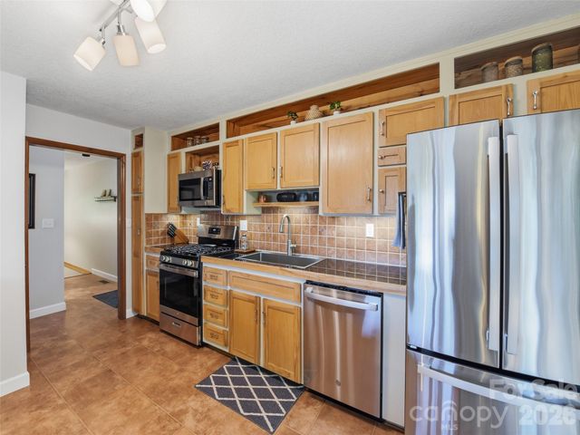 460 Speedwell Acres Road, Cullowhee, NC 28723