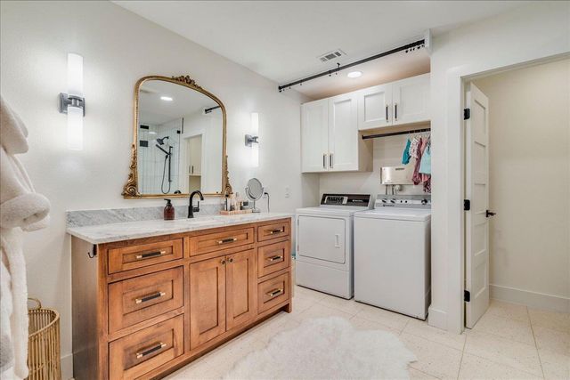 160 Shady Oaks DR, Dale, TX 78616