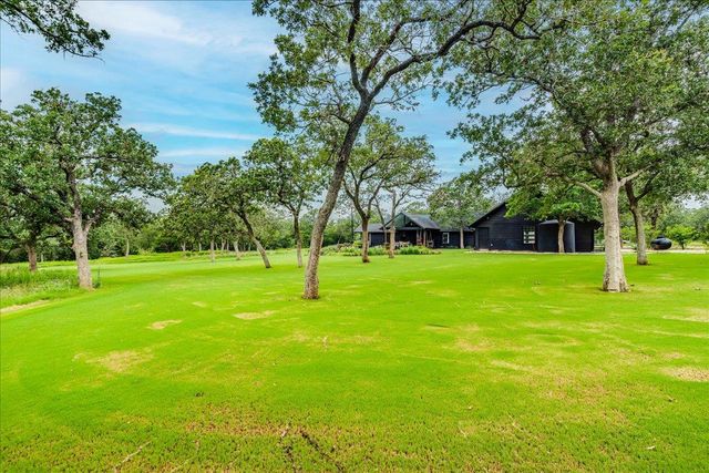 160 Shady Oaks DR, Dale, TX 78616