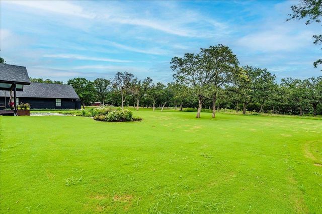 160 Shady Oaks DR, Dale, TX 78616