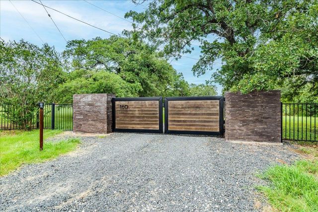 160 Shady Oaks DR, Dale, TX 78616