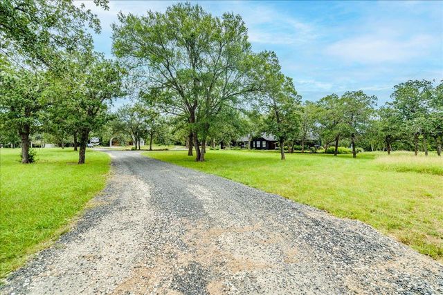 160 Shady Oaks DR, Dale, TX 78616