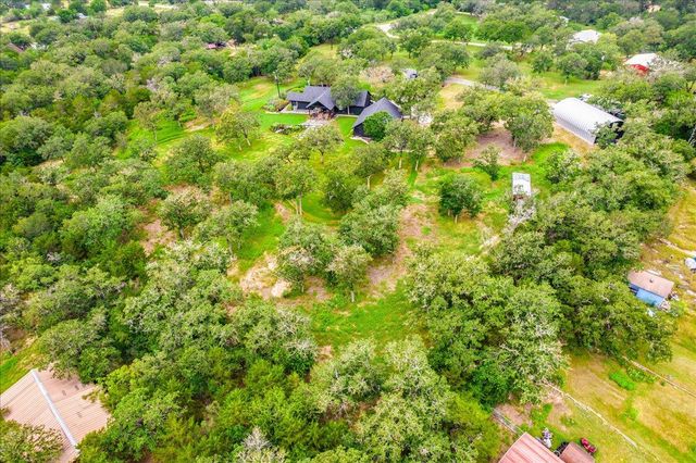 160 Shady Oaks DR, Dale, TX 78616