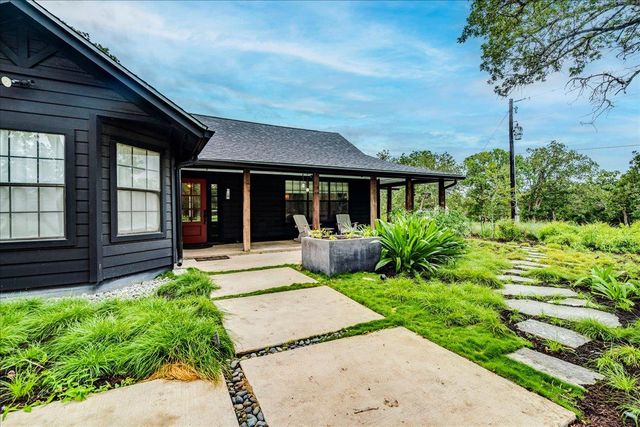 160 Shady Oaks DR, Dale, TX 78616