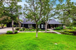 160 Shady Oaks DR, Dale, TX 78616