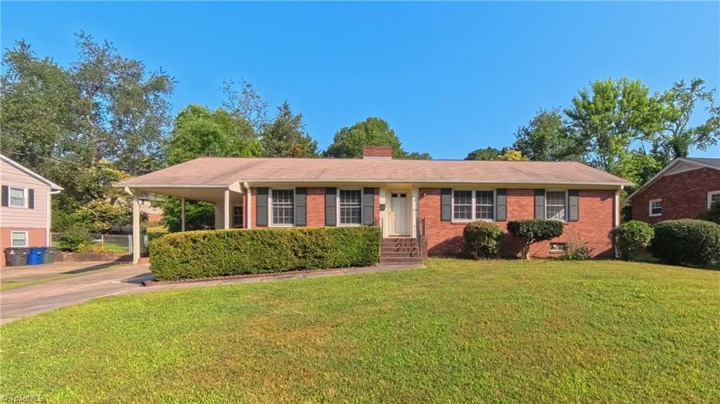 2841 Deerwood Drive, Winston-salem, NC 27103