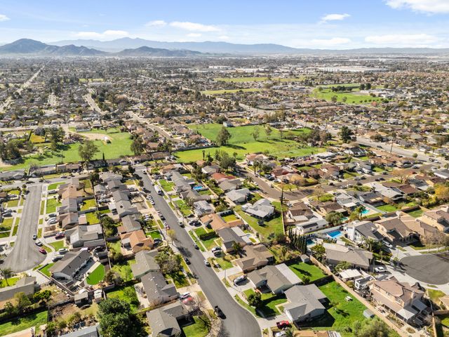 7494 Lemon Street, Fontana, CA 92335