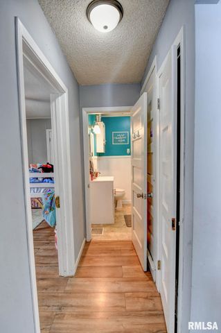 1311 W Main Cross Street, Taylorville, IL 62568