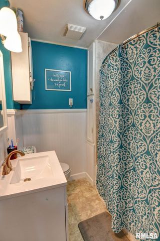 1311 W Main Cross Street, Taylorville, IL 62568