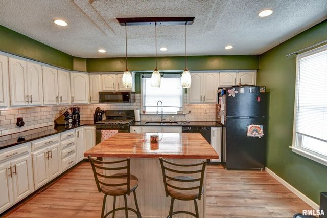 1311 W Main Cross Street, Taylorville, IL 62568