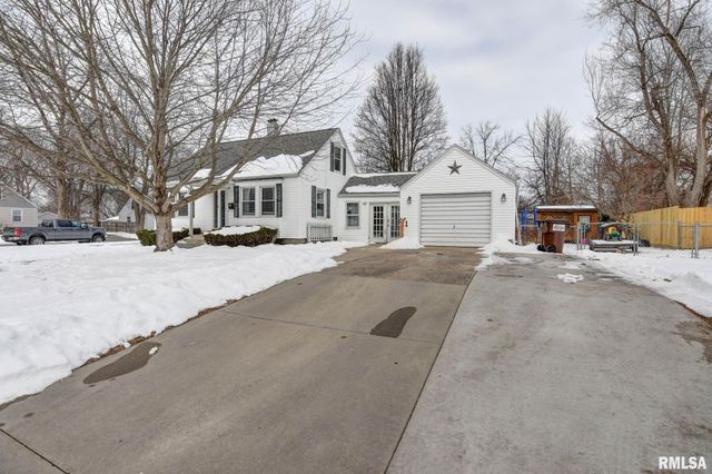 1311 W Main Cross Street, Taylorville, IL 62568