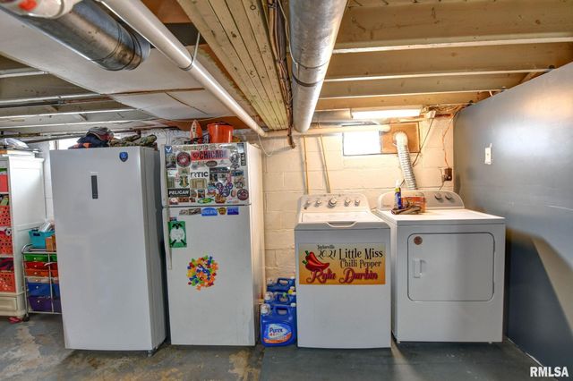 1311 W Main Cross Street, Taylorville, IL 62568