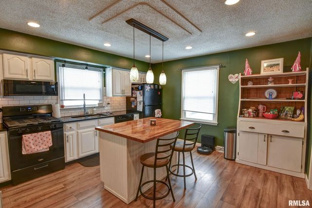 1311 W Main Cross Street, Taylorville, IL 62568