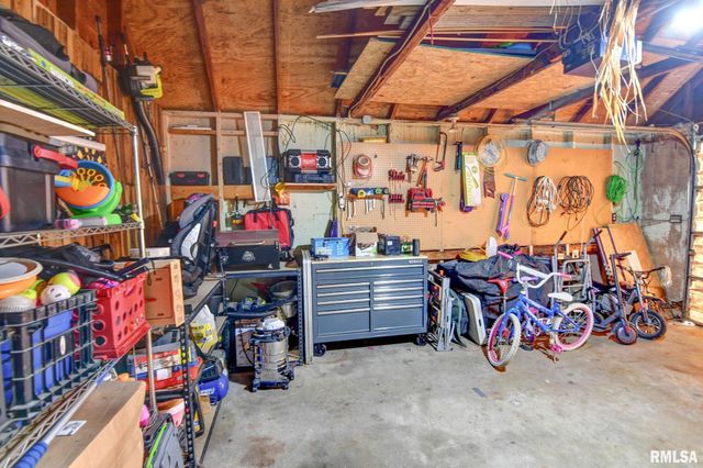 1311 W Main Cross Street, Taylorville, IL 62568