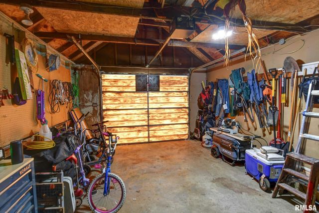 1311 W Main Cross Street, Taylorville, IL 62568