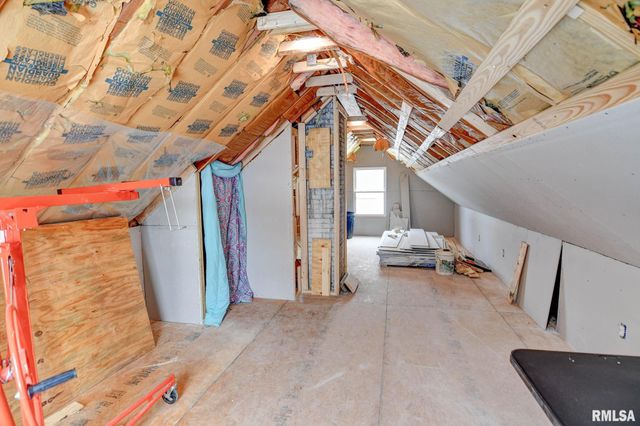 1311 W Main Cross Street, Taylorville, IL 62568