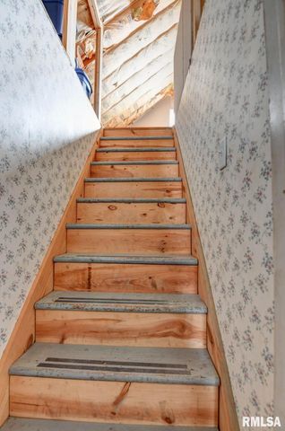 1311 W Main Cross Street, Taylorville, IL 62568