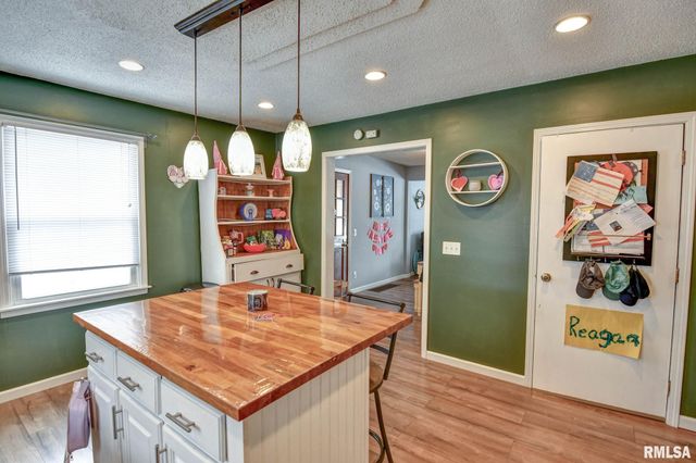 1311 W Main Cross Street, Taylorville, IL 62568