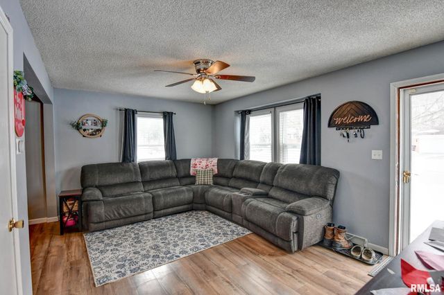 1311 W Main Cross Street, Taylorville, IL 62568