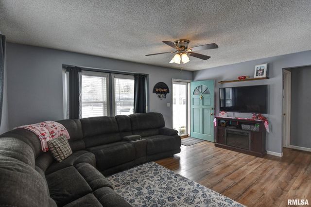 1311 W Main Cross Street, Taylorville, IL 62568