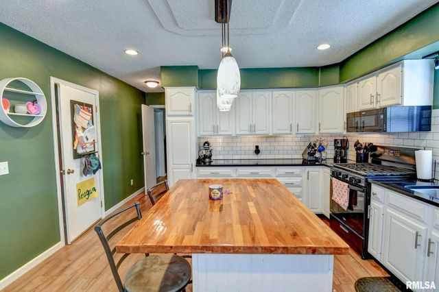 1311 W Main Cross Street, Taylorville, IL 62568