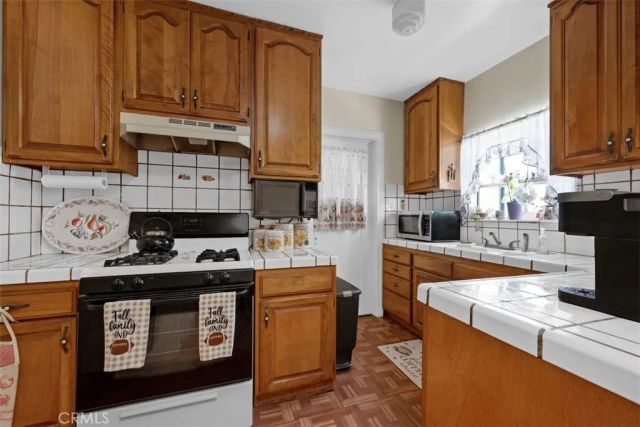 1847 W 68th, Los Angeles, CA 90047