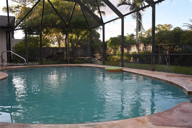 14229 Stirrup Ln, Wellington, FL 33414