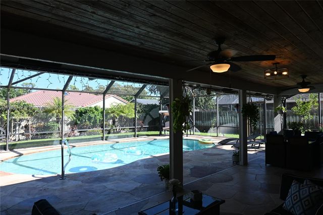 14229 Stirrup Ln, Wellington, FL 33414