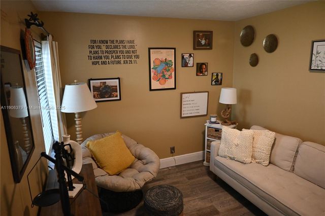 14229 Stirrup Ln, Wellington, FL 33414