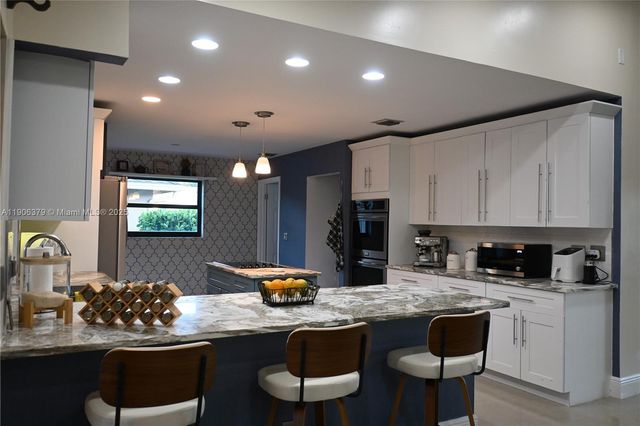 14229 Stirrup Ln, Wellington, FL 33414