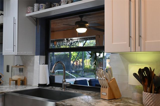 14229 Stirrup Ln, Wellington, FL 33414