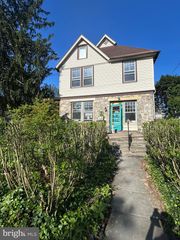 212 FORREST AVE ##B, Narberth, PA 19072