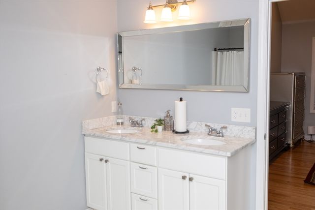 129 Quinapoxet Street, Holden, MA 01522