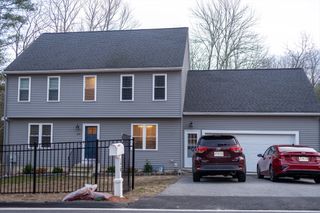 129 Quinapoxet Street, Holden, MA 01522