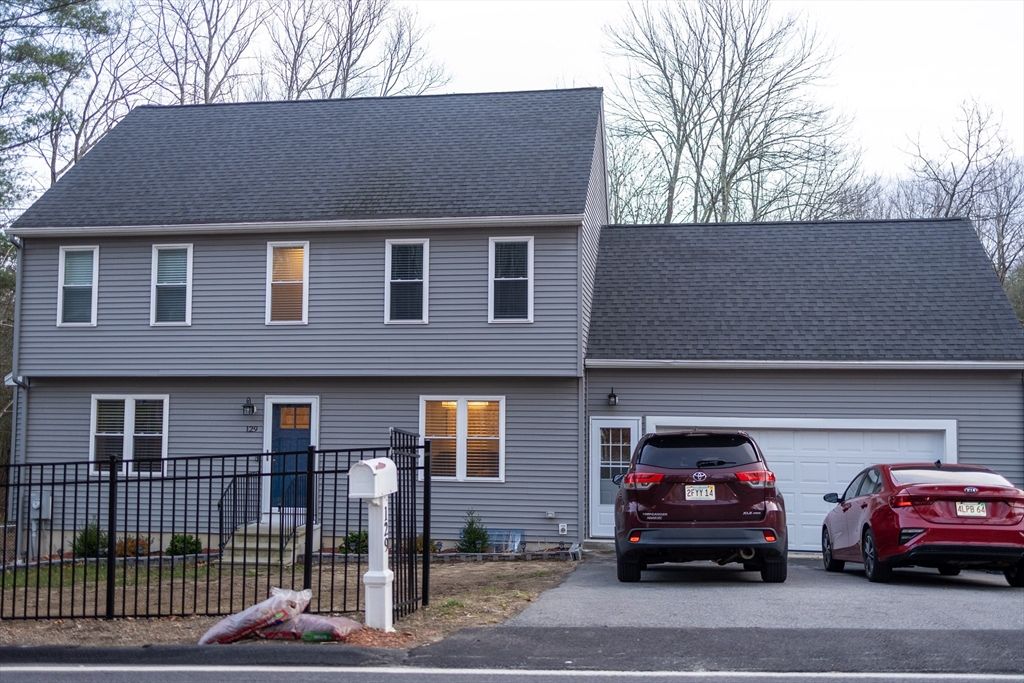 129 Quinapoxet Street, Holden, MA 01522