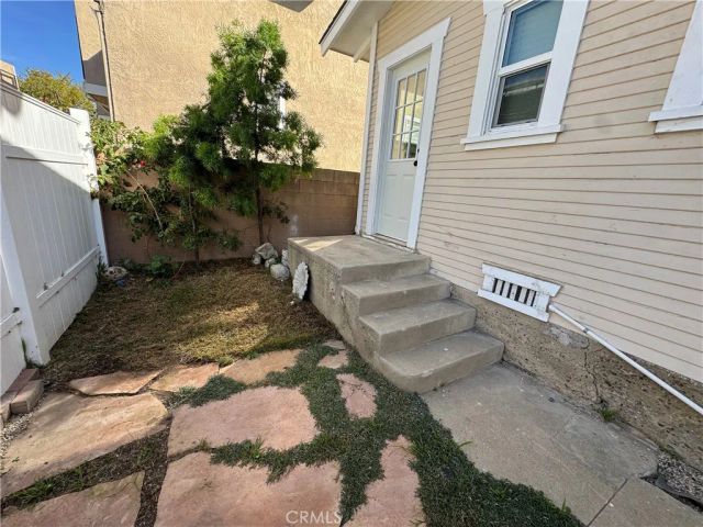 108 S Guadalupe B, Redondo Beach, CA 90277