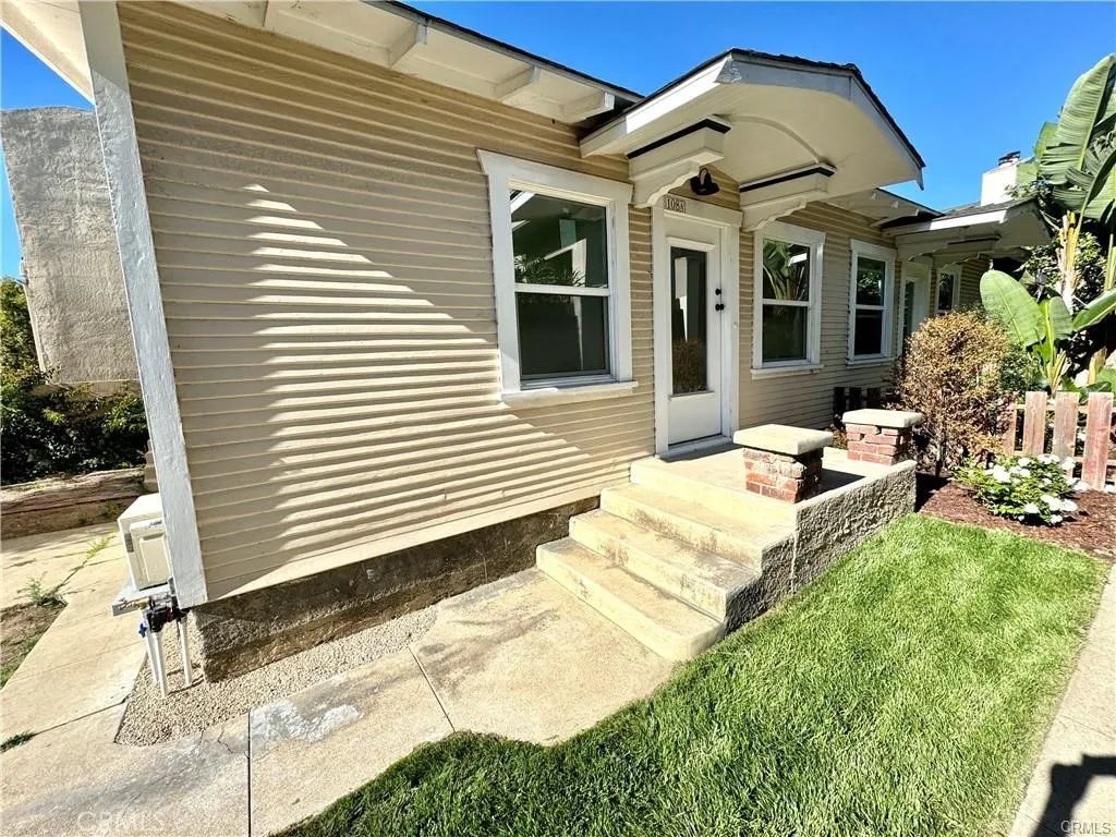 108 S Guadalupe B, Redondo Beach, CA 90277