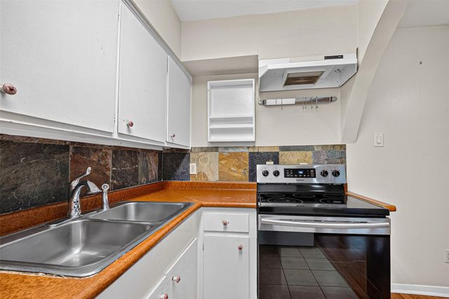 3930 W Alabama Street 8, Houston, TX 77027