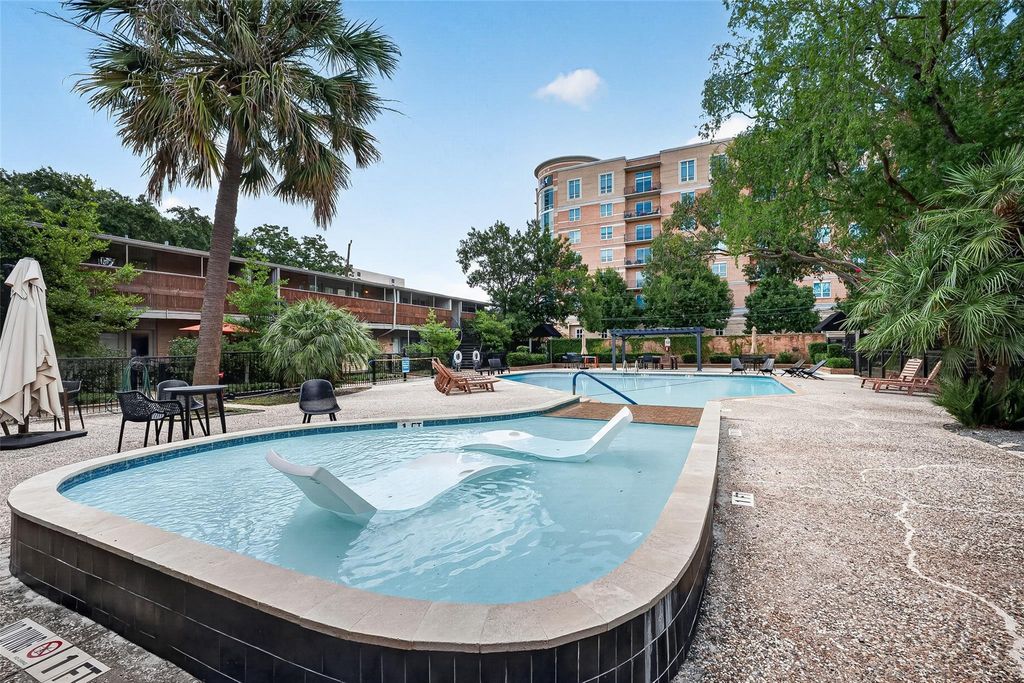 3930 W Alabama Street 8, Houston, TX 77027