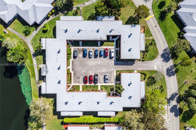 528 Franconia Cir ., Lake Worth, FL 33467