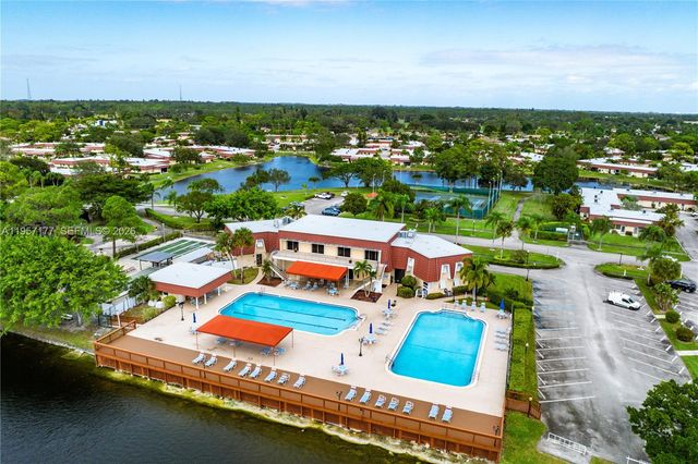 528 Franconia Cir ., Lake Worth, FL 33467