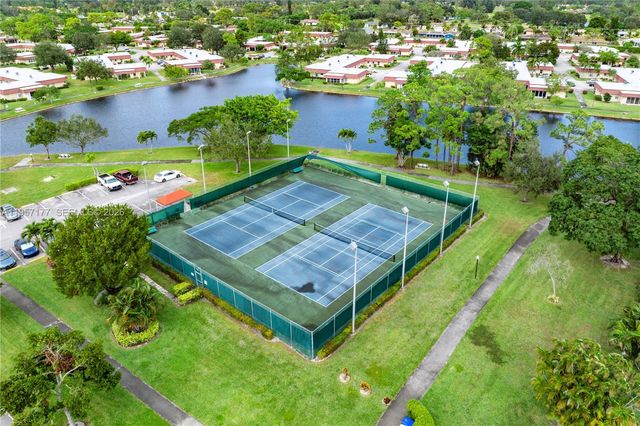 528 Franconia Cir ., Lake Worth, FL 33467