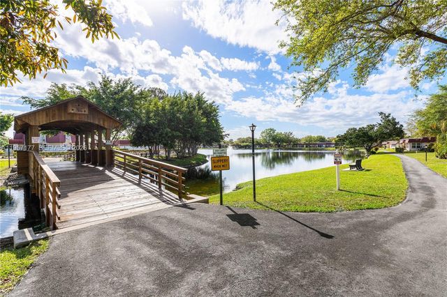 528 Franconia Cir ., Lake Worth, FL 33467