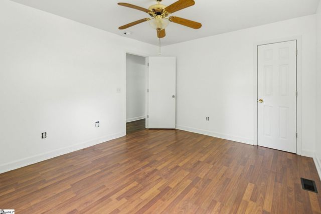 7 Alberta Avenue, Greenville, SC 29617